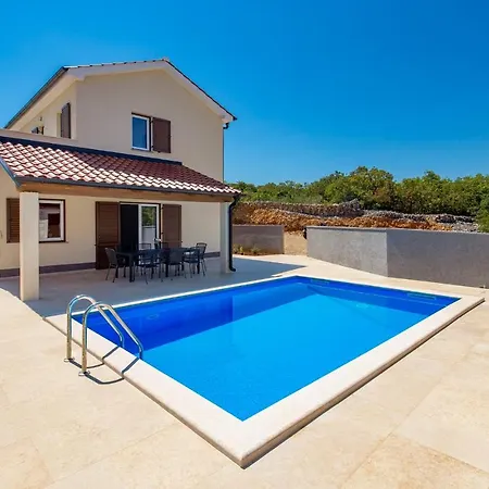 Maestral Villa